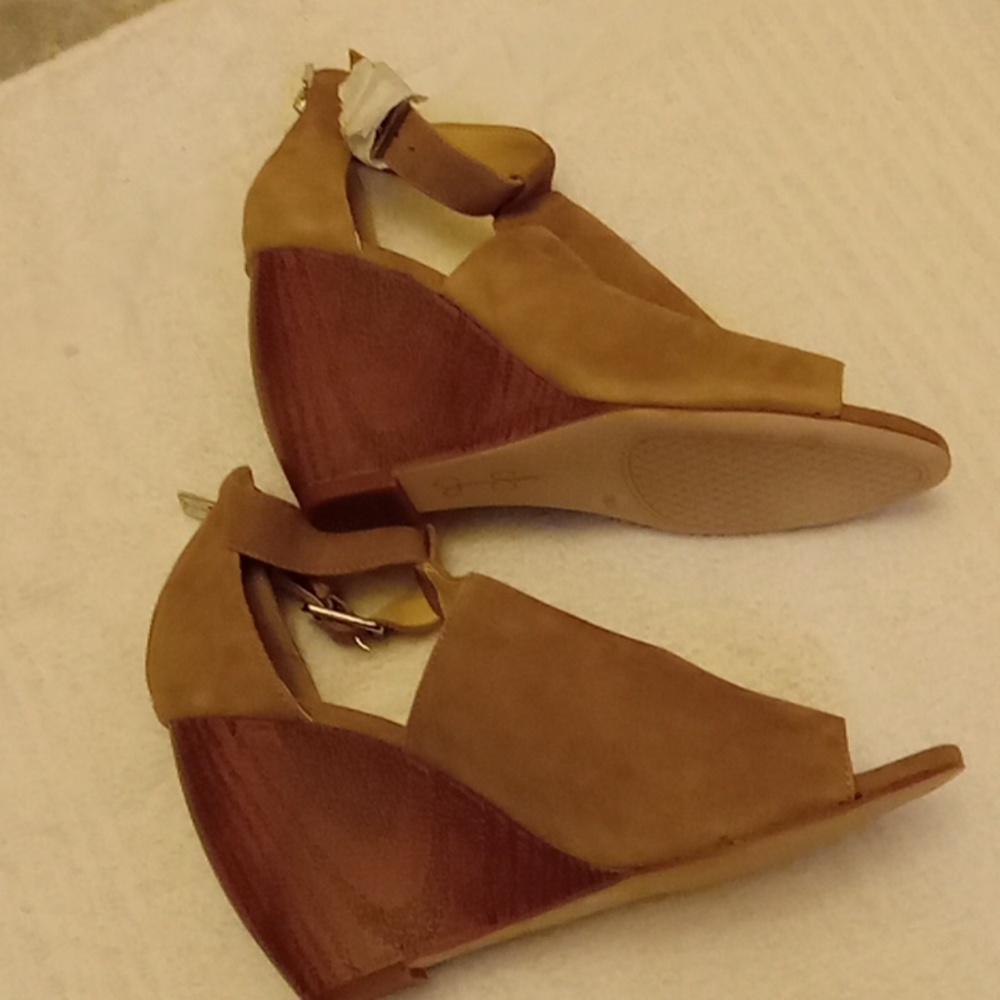 Jessica Simpson size 8 1/2 tan Sude Crimsella - Picture 3 of 5